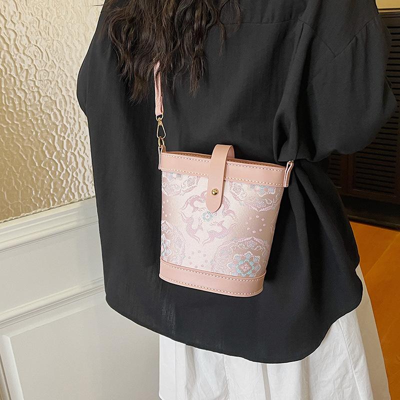 DIY Knitted Bag - Pink Vintage - огляд і ціна Leatherwork Patterns